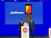 रिलायंस की AGM में बड़ा एलान, ₹1500 के जियो फोन में चलेंगे YouTube, facebook और WhatsApp
