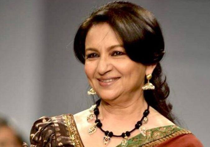  अपने पोते को लेकर पूछे गए सवाल पर शर्मिला ने कहा था कि मीडिया उन्हें पहले से ही स्टार की तरह ट्रीट कर रही है. वहीं उन्होंने बताया कि अभी तैमूर स्कूल जाने के लिए तैयार हो गए है. (तस्वीर: इंस्टाग्राम)