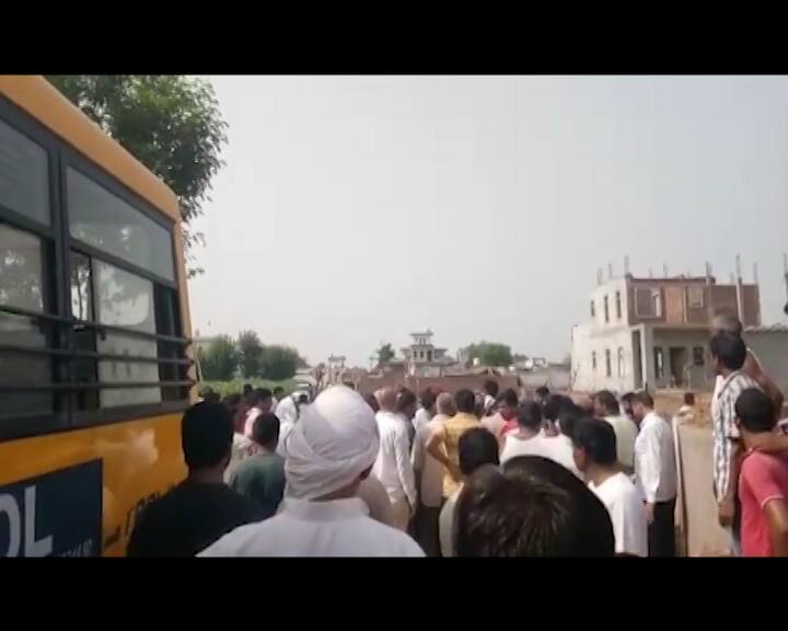 गुरुग्राम: प्राइवेट स्कूल के बस ड्राइवर ने 2 साल के मासूम को कुचला, हुई दर्दनाक मौत Gurugram: a private school bus driver mows down a kid to death गुरुग्राम: प्राइवेट स्कूल के बस ड्राइवर ने 2 साल के मासूम को कुचला, हुई दर्दनाक मौत