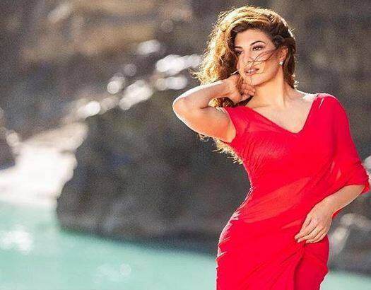 जैकलीन का कहना है कि मेरे पास काम का इतना स्ट्रेस है ऐसे में मुझे हर वक्त अपने पास एक व्यक्ति की जरूरत नहीं है.फोटोः इंस्टाग्राम