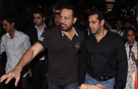 बॉडीगार्ड शेरा के बेटे को बॉलीवुड में लॉन्च करेंगे सलमान, पैदा होने पर कहा था- इसे मैं हीरो बनाउंगा बॉडीगार्ड शेरा के बेटे को बॉलीवुड में लॉन्च करेंगे सलमान, पैदा होने पर कहा था- इसे मैं हीरो बनाउंगा