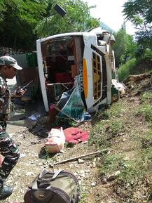 श्रीनगर लेह हाइवे पर हुआ हादसा, अमरनाथ भक्त हुए घायल