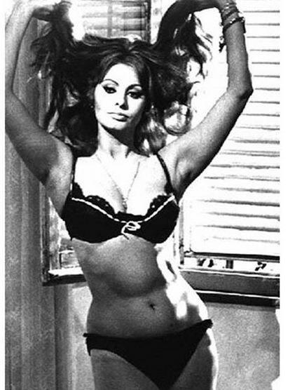 वहीं ऐश्ले ने वोग के लिए जो फोटोशूट करवाया है वे बेहद हॉट है. फोटोः इंस्टाग्राम