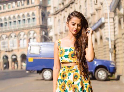 Helly Shah Rejects Bigg Boss 12 offer हेली शाह ने रिजेक्ट किया 'बिग बॉस 12' का ऑफर, कहा- इस शो का हिस्सा नहीं बनना चाहती