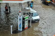 बारिश में डूबा नागपुर शहर, चारों तरफ पानी ही पानी, देखें तस्वीरें