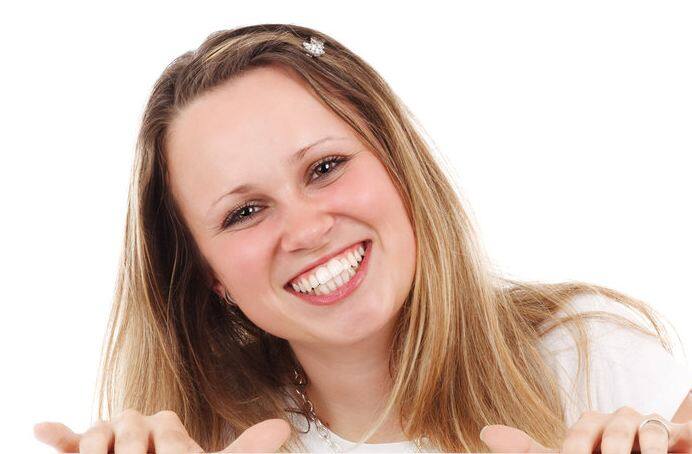 मिथः दांतों के दर्द को कम करने के लिए एस्पिरिन की जरूरत है.
फैक्टः यह कुछ हद तक सही है कि एस्पिरिन से आपको दर्द से राहत मिल सकती है लेकिन एस्पिरिन भी मसूड़ों और दांतों को नुकसान पहुंचा सकता है.फोटोः गूगल फ्री इमेज
