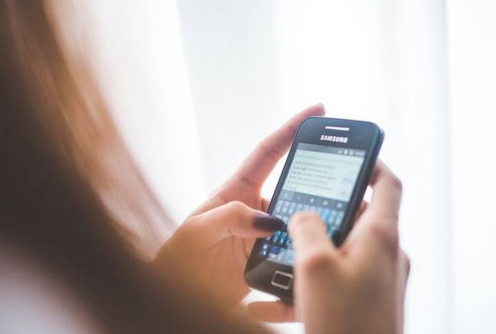  विल्सन ने कहा कि इसका उपयोग निश्चित ही किसी दुर्भावनापूर्ण उद्देश्यों के लिए किया जाता होगा. इंस्टॉल होना और जानकारी इकट्ठी करना काफी आसान है. और जो सबसे खतरनाक है, वह यह है कि इसके लिए कोई नोटिफिकेशन नहीं भेजा जाता और उपयोगकर्ताओं से कोई इजाजत नहीं ली जाती.फोटोः गूगल फ्री इमेज