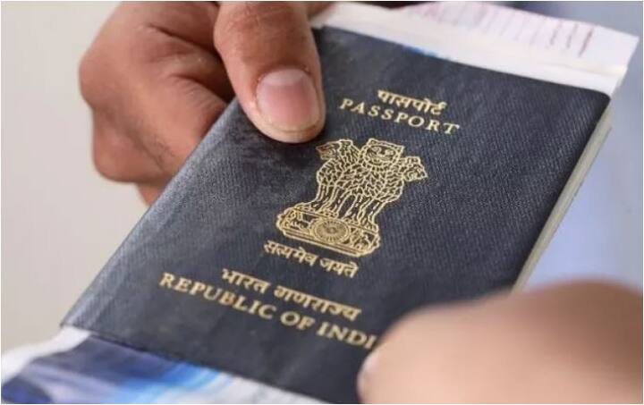 हम आपको बताने जा रहे हैं कि कैसे आप इन आसान तरीकों का इस्तेमाल करके घर बैठे अपने पासपोर्ट के लिए आवेदन कर सकते हैं. खास बात ये है कि इस मोबाइल एप्लिकेशन के जरिए आप नए पासपोर्ट के लिए आवेदन करने के साथ ऑनलाइन भुगतान, अप्वाइंटमेंट और कैंसिलेशन जैसी महत्वपूर्ण सेवाओं का लाभ भी ले सकते हैं. (फोटो-गूगल फ्री इमेज)