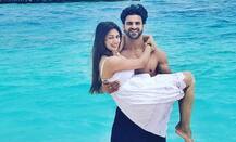 शादी की दूसरी सालगिरह पर मालदीव में रोमांटिक पल बिता रहे हैं विवेक और दिव्यांका