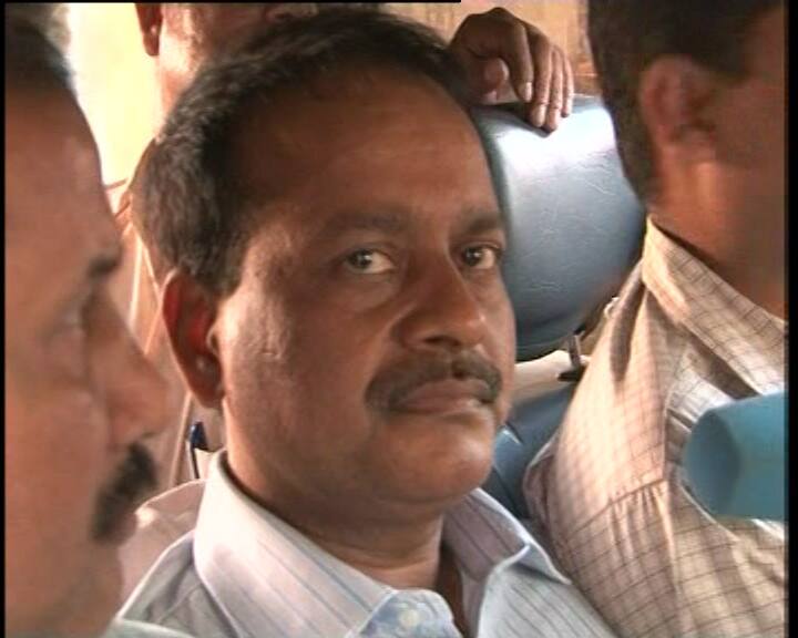 29 अक्तूबर 2009 में मुंबई के मलाड इलाके से उसे गिरफ्तार किया गया था. कहा तो ये भी जाता है कि उसे अपने एनकाउंटर का डर था और इसी वजह से उसने खुद को गिरफ्तार कराया था. इसके बाद से ही मुन्ना अलग-अलग जेलों में रहा था. 