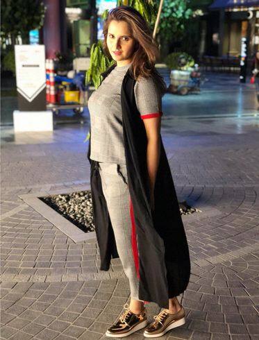  बतातें चलें, बीते साल अक्तूबर से सानिया मिर्जा घुटने की चोट के कारण खेलने में असमर्थ हैं. अब वे मां बनने के बाद ही कोर्ट में वापसी करेंगी. फोटोः ट्विटर	