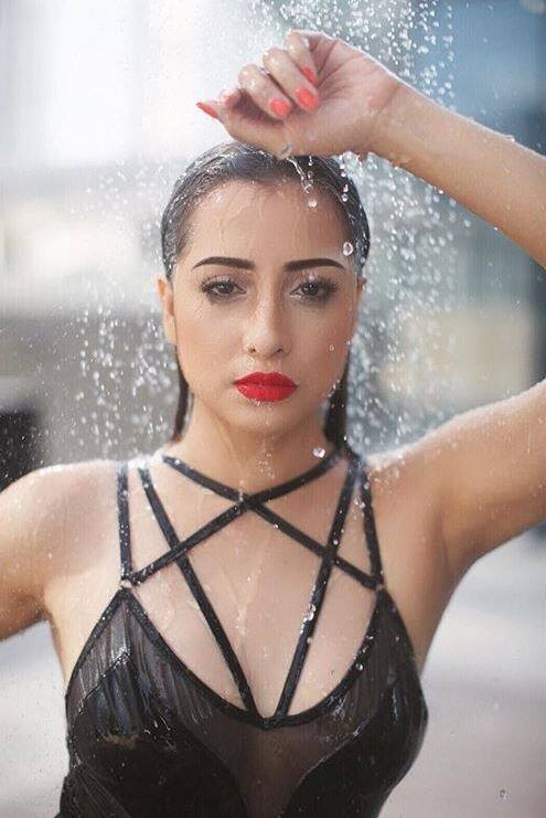  मधुरा एक लंबे समय से टीवी इंडस्ट्री का हिस्सा रही है. वह कई हिट शो जैसे ‘विदाई’, ‘दिल मिल गए’, ‘नागिन’ जैसे अन्य मशहूर सीरियलों का हिस्सा रह चुकी हैं.