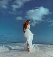 किश्वर और अबीगैल के बाद बॉलीवुड की इस स्टार ने किया मालदीव का रूख, देखें तस्वीरें