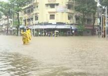 भारी बारिश से मुंबई में त्राहि-त्राहि, कई इलाकों में बाढ़ जैसे हालात