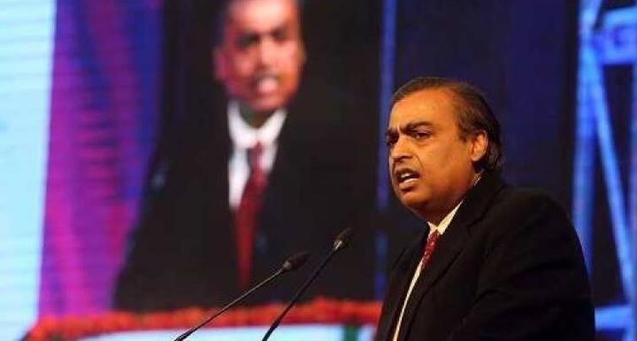 बोर्ड ने मुकेश अंबानी के खर्चे को लेकर एक रिजॉल्यूशन पास किय है. इस रिजॉल्यूशन के मुताबिक उन्हें कंपनी के कुल मुनाफे के आधार पर बोनस दिय जाता है. इसके अलावा उन्हें यात्रा पर जाने, बिजनेस ट्रिप , ठहरना, कार इत्यादि के खर्चों का वहन कंपनी करता है.