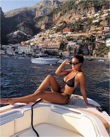 डेविन ब्रुगमैन बोल्डनेस का तड़का लगा फैंस को बना रही है अपना दीवाना, देखें तस्वीरें