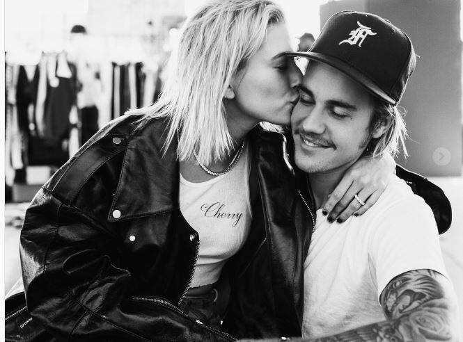 लाखों दिलों को तोड़ जस्टिन बीबर ने कर ली है हेली बाल्डविन से इंगेजमेंट Justin Bieber Confirms Engagement to Hailey Baldwin: 'My Heart Is Completely and Fully Yours' लाखों दिलों को तोड़ जस्टिन बीबर ने कर ली है हेली बाल्डविन से इंगेजमेंट