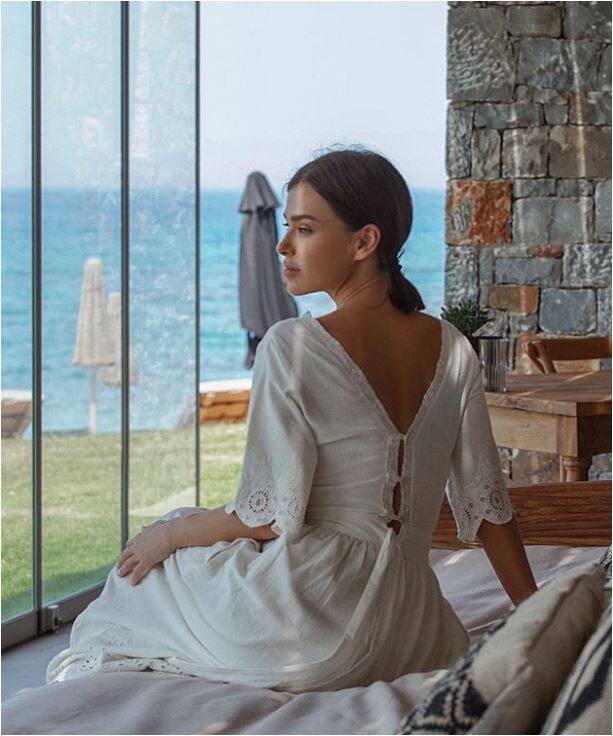 सिंगर होने के साथ-साथ एलीना टीवी की दुनिया में भी काफी फेमस हैं. (तस्वीर-इंस्टाग्राम)