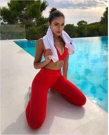 एक्सपोज करने के लिए फेमस मॉडल ओलिविया अब इस अंदाज में आईं नजर, देखें