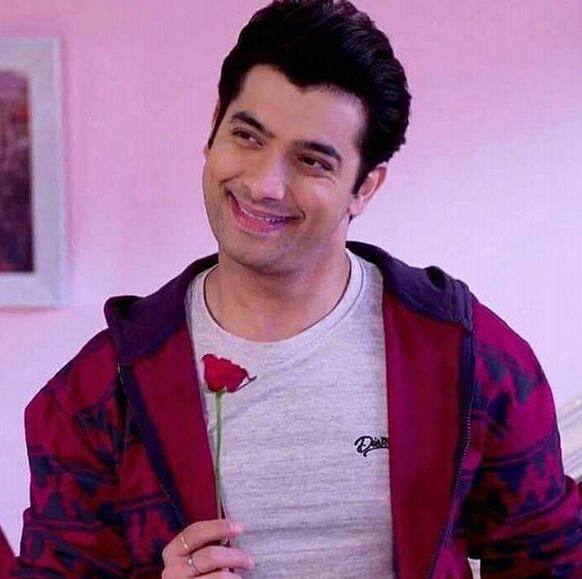 शरद मल्होत्रा और पूजा बिस्ट- शरद और उनकी गर्लफ्रेंड पूजा पिछले दो साल से एक-दूसरे को डेट कर रहे हैं. काम के चलते शरद अपने रिलेशनशिप को वक्त नहीं   दे पा रहे थे तो अब दोनों ले अलग होने की सोच ली है.फोटोः इंस्टाग्राम