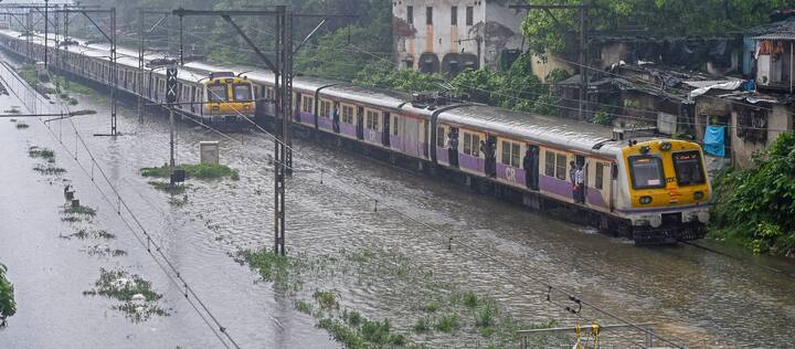 भारतीय मौसम विज्ञान विभाग ने 12 जुलाई तक भारी बारिश का अनुमान जताया है.
