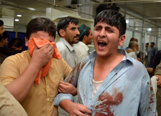 bomb attack at an election rally in Pakistan's Peshawar, 14 dead पाकिस्तान: चुनावी रैली में आत्मघाती हमला, ANP उम्मीदवार समेत 14 की मौत