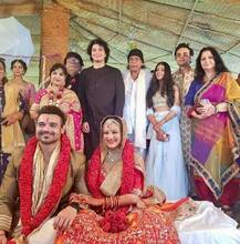मिथुन के बेटे महाक्षय ने एक्ट्रेस मदालसा शर्मा से रचाई शादी, देखें Wedding की सारी तस्वीरें