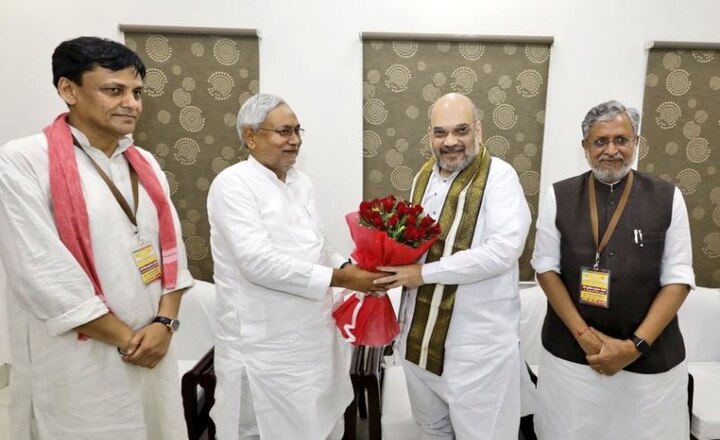 Bihar: BJP President Amit Shah will meet cm nitish kumar in patna today अमित शाह-नीतीश की नाश्ते पर मुलाकात खत्म, 7 घंटे बाद डिनर पर मिलेंगे दोनों नेता