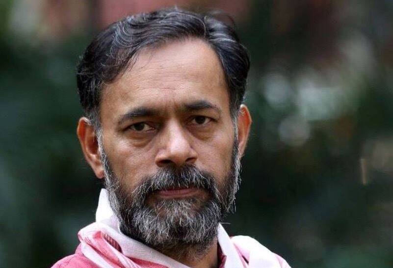 योगेंद्र यादव के करीबियों के अस्पताल पर IT रेड, स्वराज इंडिया के संस्थापक बोले- मैं डरने वाला नहीं IT raid at Yogendra Yadav's sister's hospital Swaraj India Chief attacks BJP's Modi Govt योगेंद्र यादव के करीबियों के अस्पताल पर IT रेड, स्वराज इंडिया के संस्थापक बोले- मैं डरने वाला नहीं