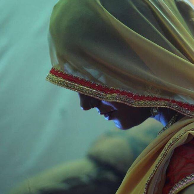 हरियाणवी डांसर और 'बिग बॉस' सीजन 11 की कंटेस्टेंट रह चुकी सपना चौधरी काफी समय से अपनी बॉलीवुड डेब्यू को लेकर लाइमलाइट में बनी हुई हैं. लेकिन इस बार कारण कुछ और ही है.