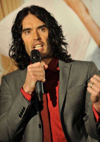 
सेक्स एडिक्शन के मरीजों को एडिक्शन के बारे में तकरीबन 6 महीने के बाद पता चलता है. इसकी वजह से वे परेशान रहते हैं. कॉमेडियन रशेल ब्रांड सेक्स 

एडिक्शन के लिए रिहैब सेंटर जा चुके हैं. फोटोः गूगल फ्री इमेज