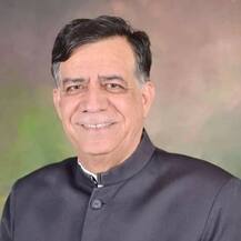 पूर्वांचल एक्सप्रेस-वे पर सियासत, योगी के मंत्री ने कहा- अखिलेश को पड़ गई है हर अच्छी योजनाओं का श्रेय लेने की आदत