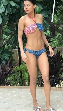 \'नागिन 3\' में नजर आ चुकीं इस अभिनेत्री ने फ्लॉन्ट की बिकिनी बॉडी, देखें तस्वीरें