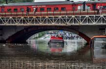 दिल्ली: एक घंटे की बारिश ने खोली इंतजामों की पोल, सचिवालय और वीआईपी इलाकों में भी पानी भरा