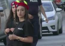 इस देश की खूबसूरत महिला ट्रैफिक पुलिस पहन रही हैं शॉर्ट्स, वजह जान चौंक जाएंगे आप