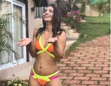 मलाइका अरोड़ा की हमशक्ल हिना पांचाल ने Rain Dance की तस्वीरों से बढ़ाया तापमान