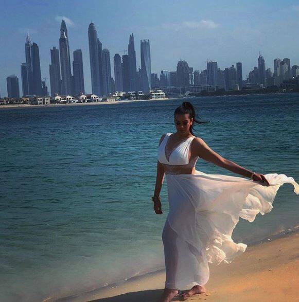 त्रिशाला अपने पिता से दूर नाना-नानी के साथ अभी न्यूयॉर्क में रहती हैं. वह बहुत ही कम भारत आती हैं. (तस्वीर: इंस्टाग्राम)