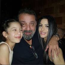 संजय दत्त की बेटी त्रिशाला बोलीं, अपनी मम्मी की वजह से हूं HOT