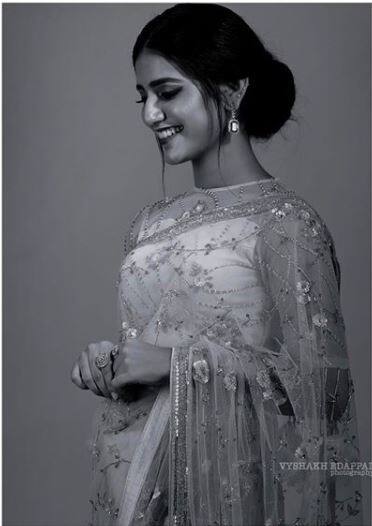 (Photo: @priya.p.varrier)