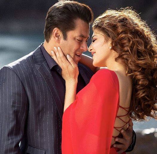 बॉलीवुड में ऐसे बहुत से सितारे हैं जिन्हें मिलियंस लोग फॉलो करते हैं. आज हम आपको बता रहे हैं इंस्टाग्राम पर सबसे ज्यादा किन सितारों को फॉलो किया जाता है. फोटोः इंस्टाग्राम