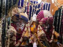 झांसी: धूमधाम से निकली भगवान जगन्नाथ की रथयात्रा, जयकारों से गूंजा शहर