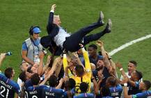 दूसरी बार फुटबॉल वर्ल्ड कप विजेता बना फ्रांस, यहां देखें जश्न की तस्वीरें