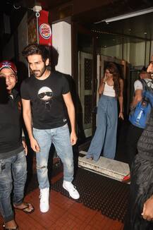 बारिश में गर्लफ्रेंड के साथ डिनर पर निकले कार्तिक आर्यन, हाथों में हाथ डाले सामने आईं ऐसी तस्वीरें