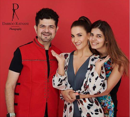 एली के इंस्टाग्राम पर 2 मिलियन से भी अधिक फॉलोअर्स हैं. एली अपने चाहने वालों के बीच अपनी खूबसूरत तस्वीरों को कभी शेयर करना नहीं भूलतीं.एली पहले भी अपने इंस्टाग्राम अकाउंट पर काफी हॉट तस्वीरें शेयर करती रही हैं.