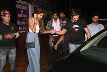 बारिश में गर्लफ्रेंड के साथ डिनर पर निकले कार्तिक आर्यन, हाथों में हाथ डाले सामने आईं ऐसी तस्वीरें