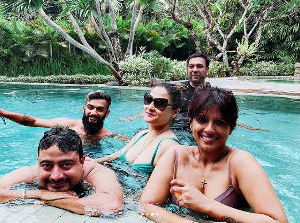 हाल ही में इन्होंने अपनी कुछ पूल की तस्वीरें सोशल मीडिया पर पोस्ट की हैं जिसमें वे बेहद हॉट लग रही हैं.