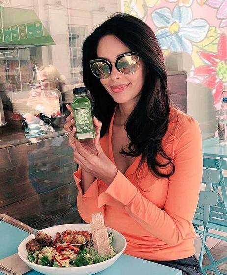  तस्वीर के कैप्शन में मल्लिका ने लिखा, 