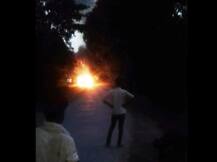 चलती कार में लगी आग, ड्राइवर को निकलने का मौका तक नहीं मिला, जिंदा जला