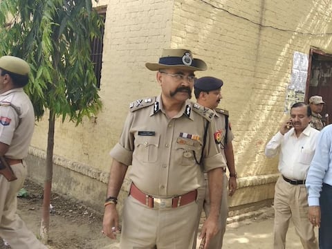 चैट वायरल होने के बाद थानेदार सस्पेंड, एडीजी ने बताया बदनाम करने की साजिश चैट वायरल होने के बाद थानेदार सस्पेंड, एडीजी ने बताया बदनाम करने की साजिश