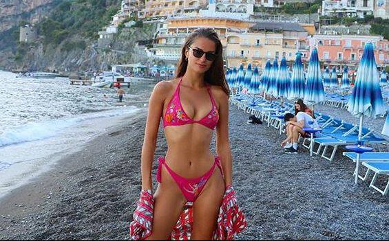 किसी दूसरी एक्ट्रेस की तरह गैब्रिएल भी अपनी बोल्ड तस्वीरों से फैंस का दिल जीतने के लिए जानी जाती हैं. (तस्वीर-इंस्टाग्राम)